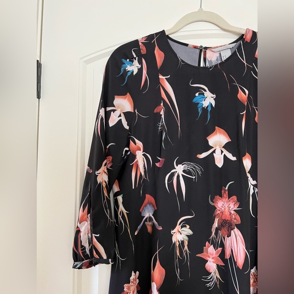 H&M Women’s Floral Dress - Picture 2 of 4